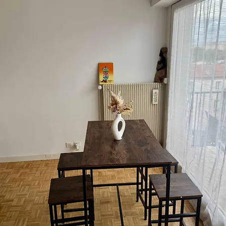아파트 Elegant 2-room With Balcony & Eiffel Tower View 말라꼬프