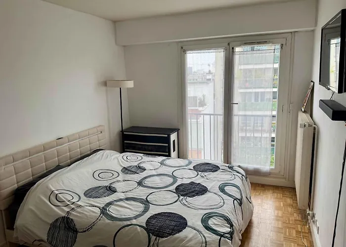 Elegant 2-room With Balcony & Eiffel Tower View * 말라꼬프