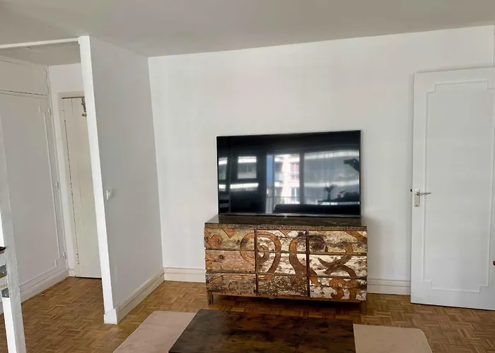 아파트 Elegant 2-room With Balcony & Eiffel Tower View