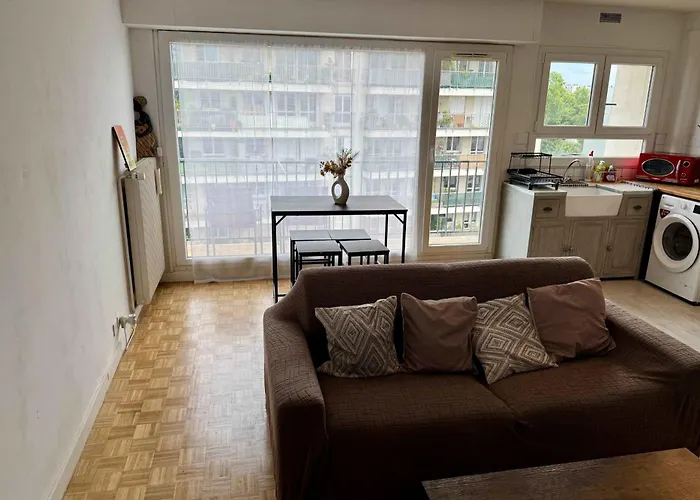 Elegant 2-room With Balcony & Eiffel Tower View * 말라꼬프